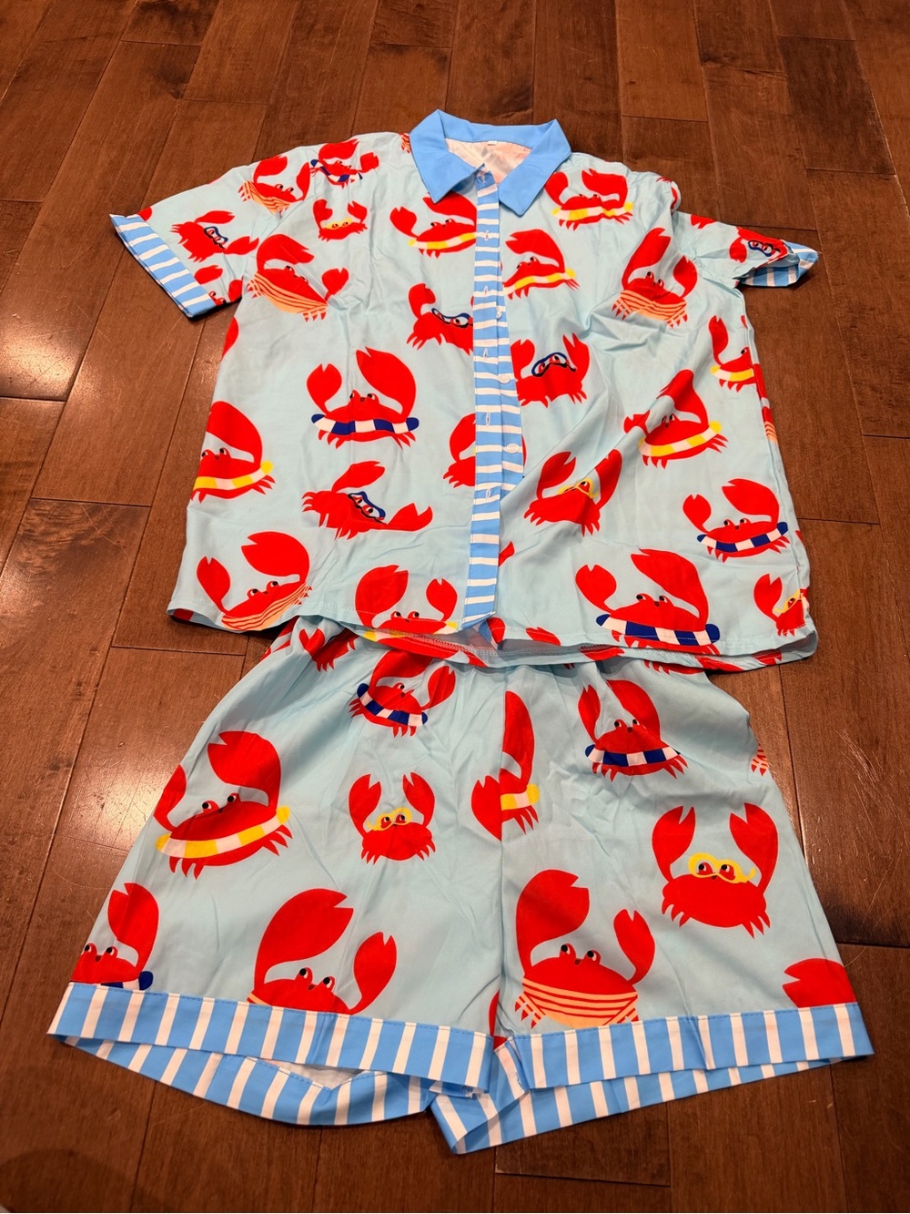 Women’s Light Blue Crab-Print outifit